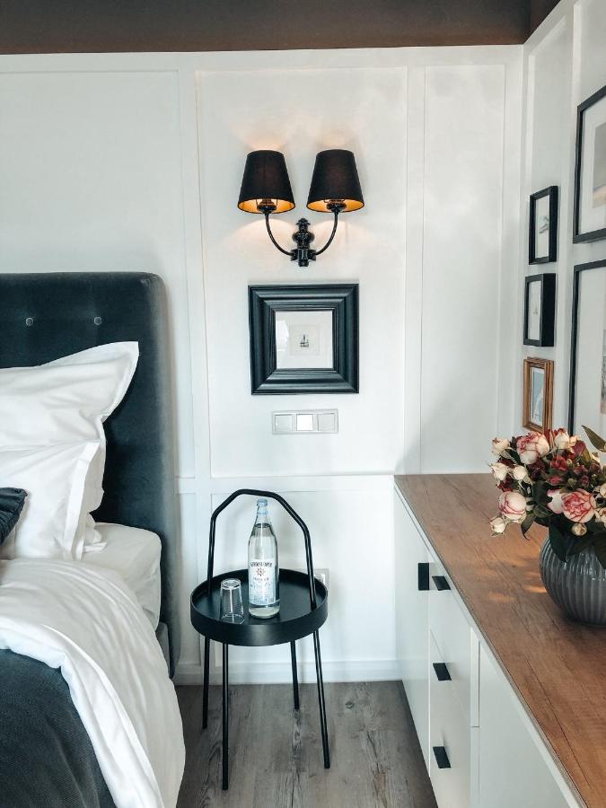 Living Boardinghouse Apartment