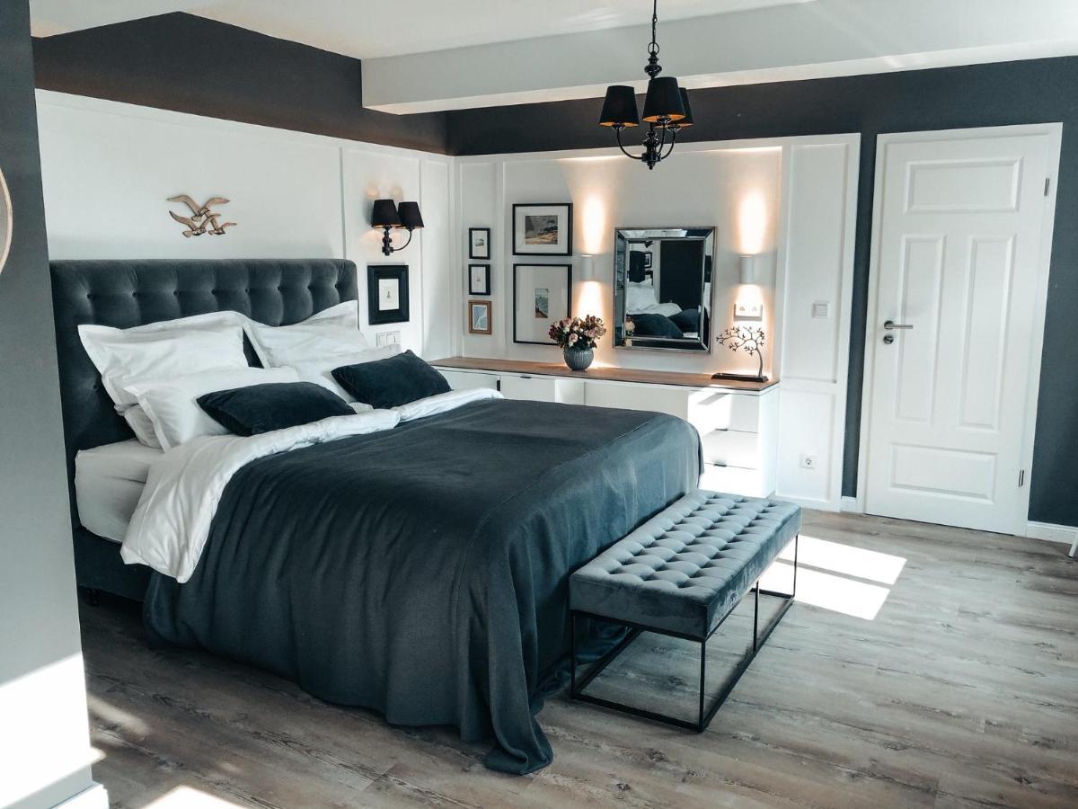 Apartment Living Boardinghouse
